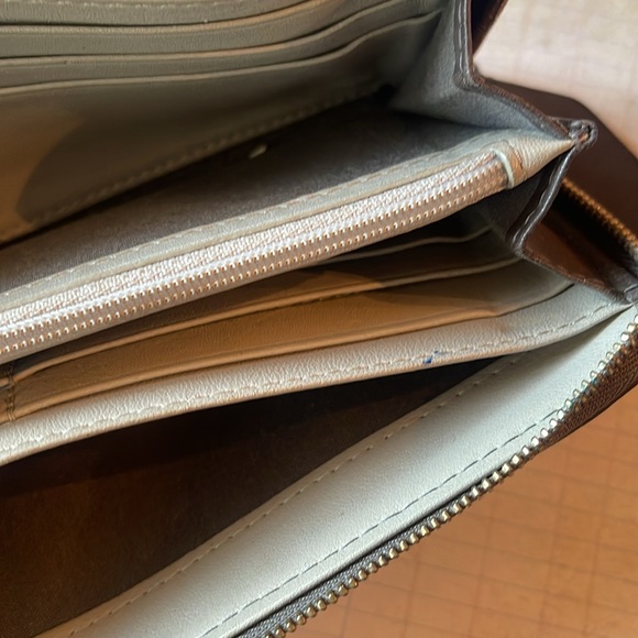 Skagen Ryle Recessed Zip Around Wallet with Strap - Picture 10 of 12